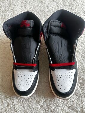 Air Jordan 1 Retro Black White Red High-Top Sneakers